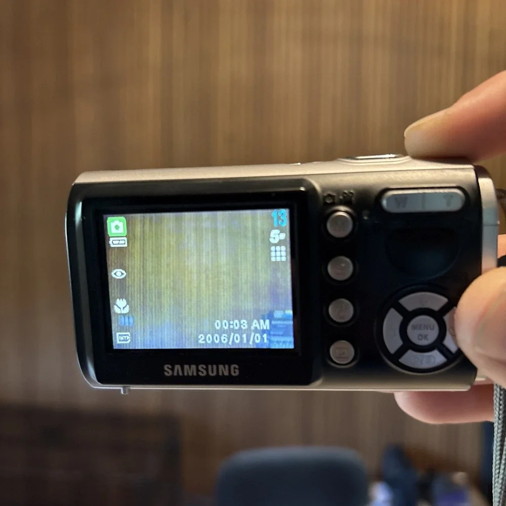 Samsung Digimax A503 5.0MP Compact Digital Camera Black PARTS OR REPAIR